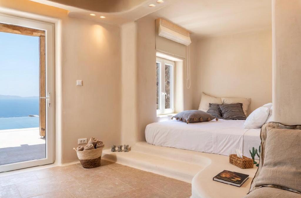 Ria Mar & By Live&travel * Houlakia (Mykonos)