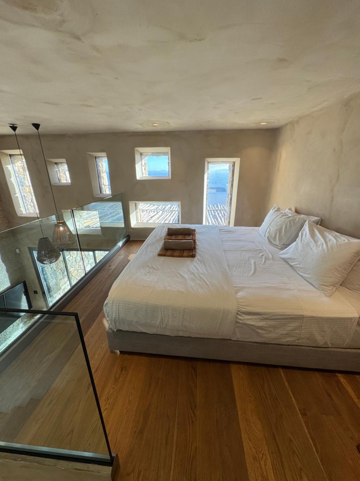 Ria Mar & By Live&travel Houlakia (Mykonos)